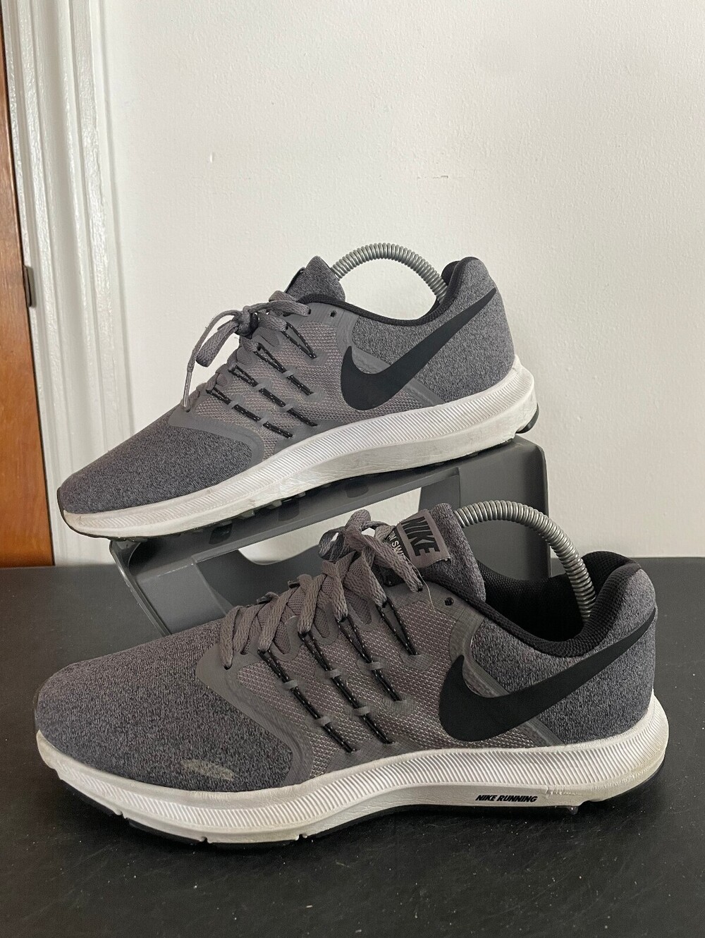 NIKE RUN SWIFT